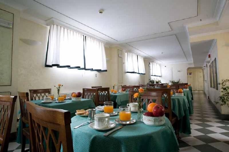 רומא Hotel Alessandrino מסעדה תמונה